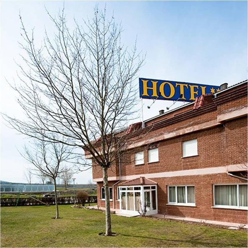 Hotel Area Serrano Буньель Экстерьер фото